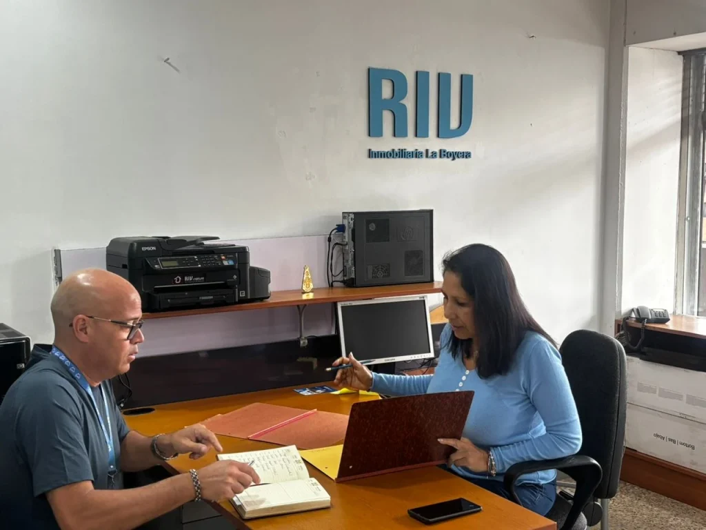 RIV la Boyera agencia de riv el hatillo